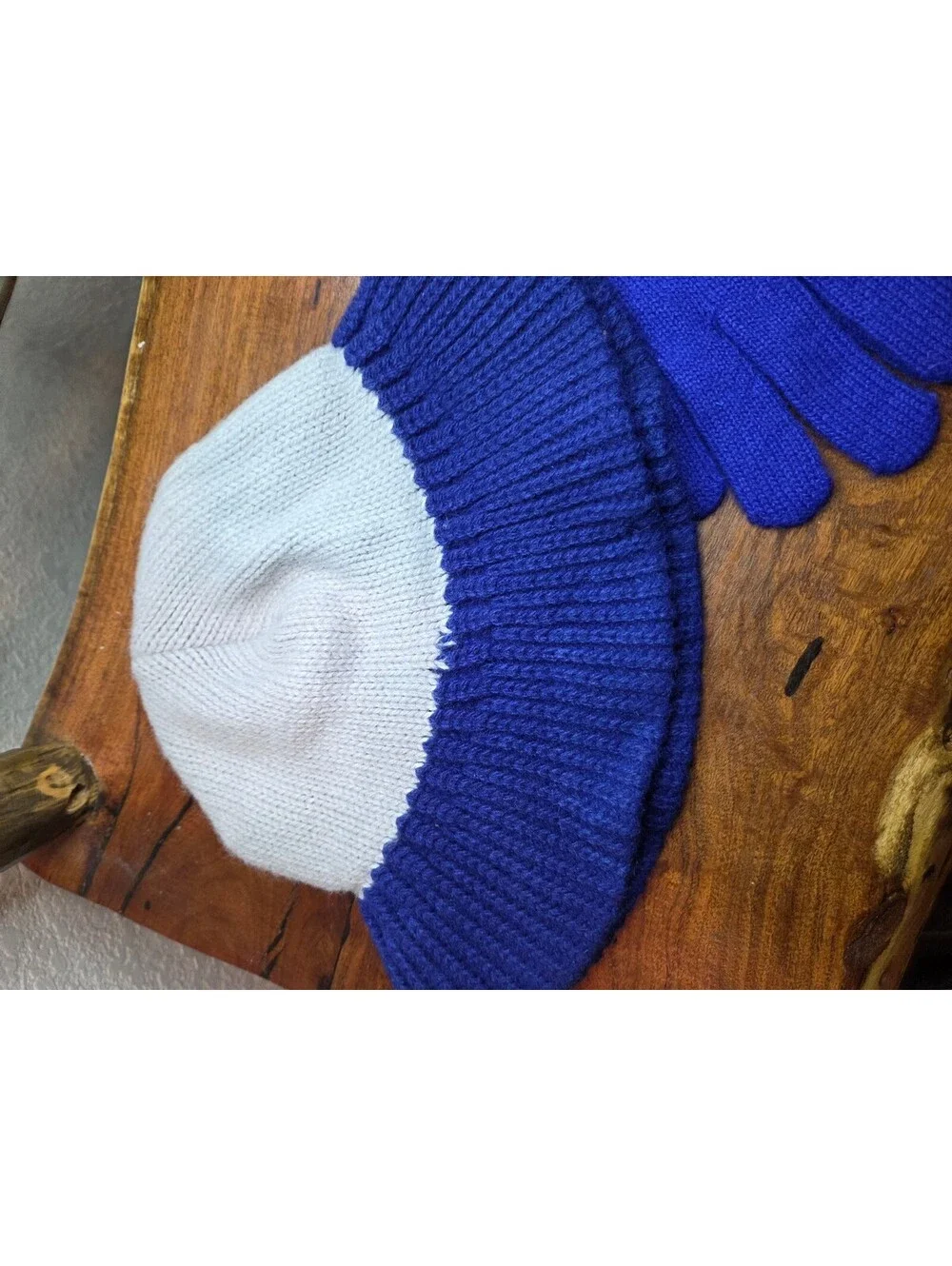 Dallas Cowboys Vintage Official Licensed Knit Beanie and Gloves Set
